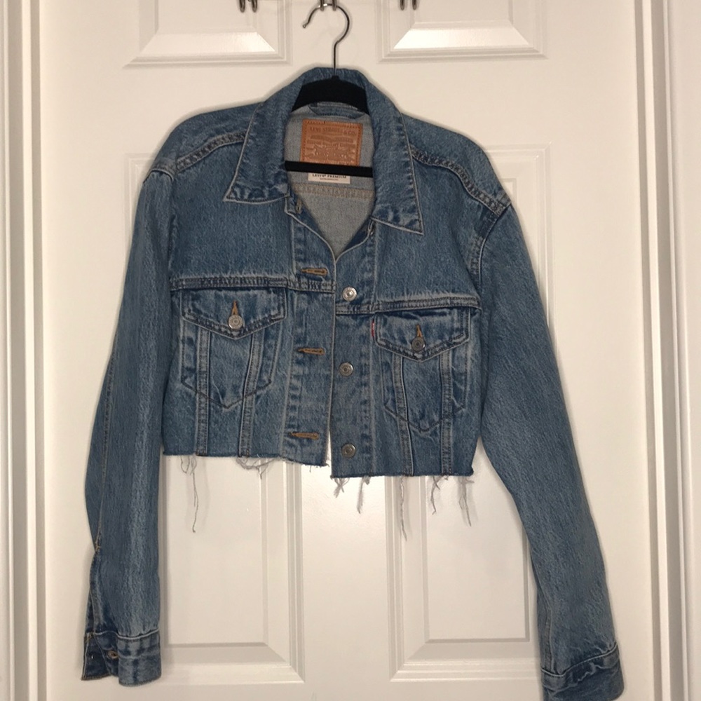 Levi’s Cropped Denim Jacket